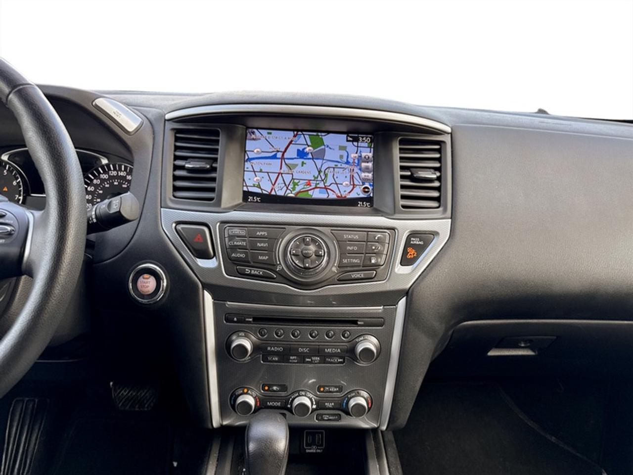 2020 Nissan Pathfinder SL  **CLEAN CARFAX** Photo