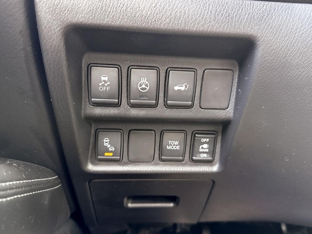 2020 Nissan Pathfinder SL  **CLEAN CARFAX** Photo
