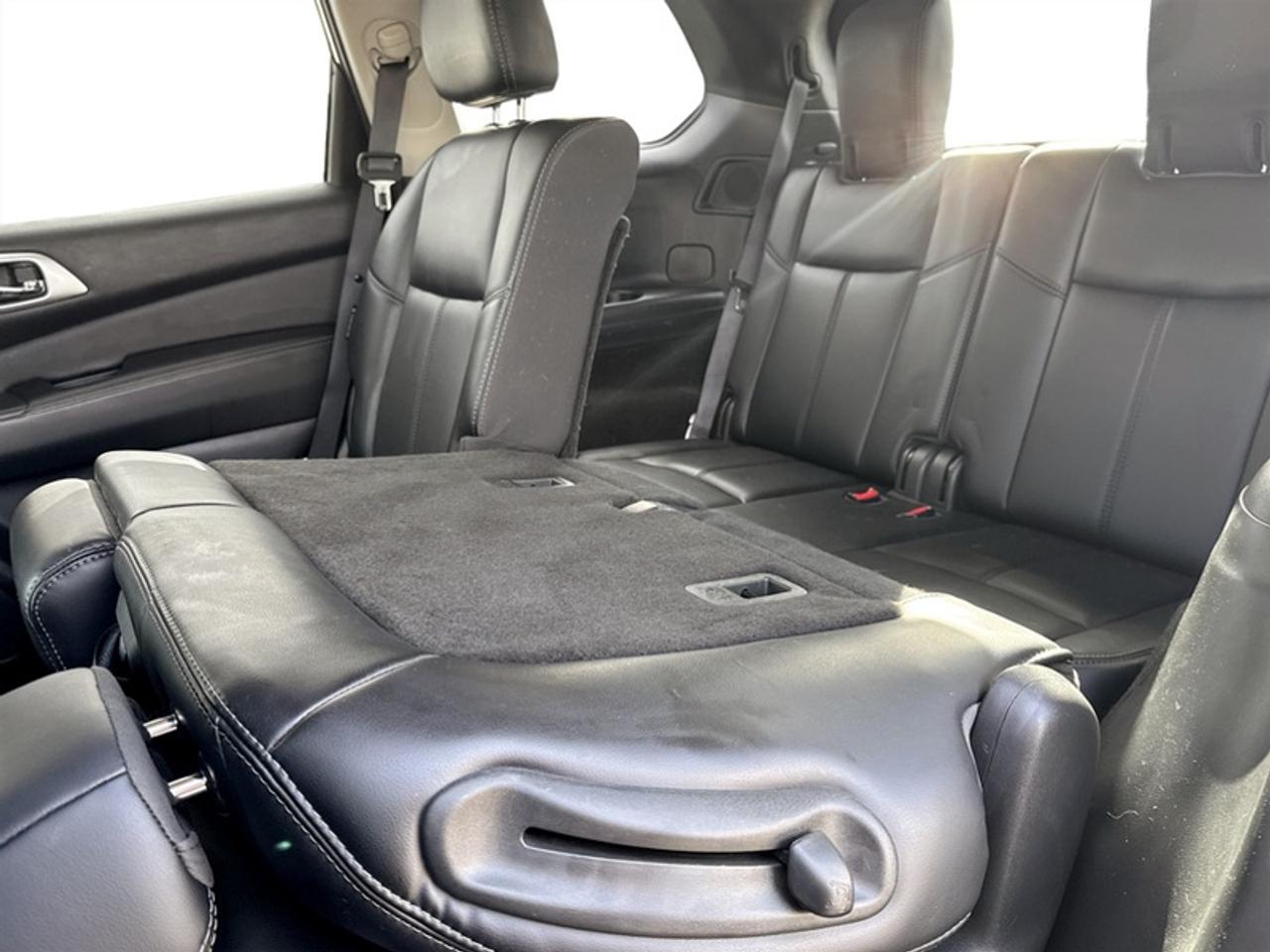 2020 Nissan Pathfinder SL  **CLEAN CARFAX** Photo