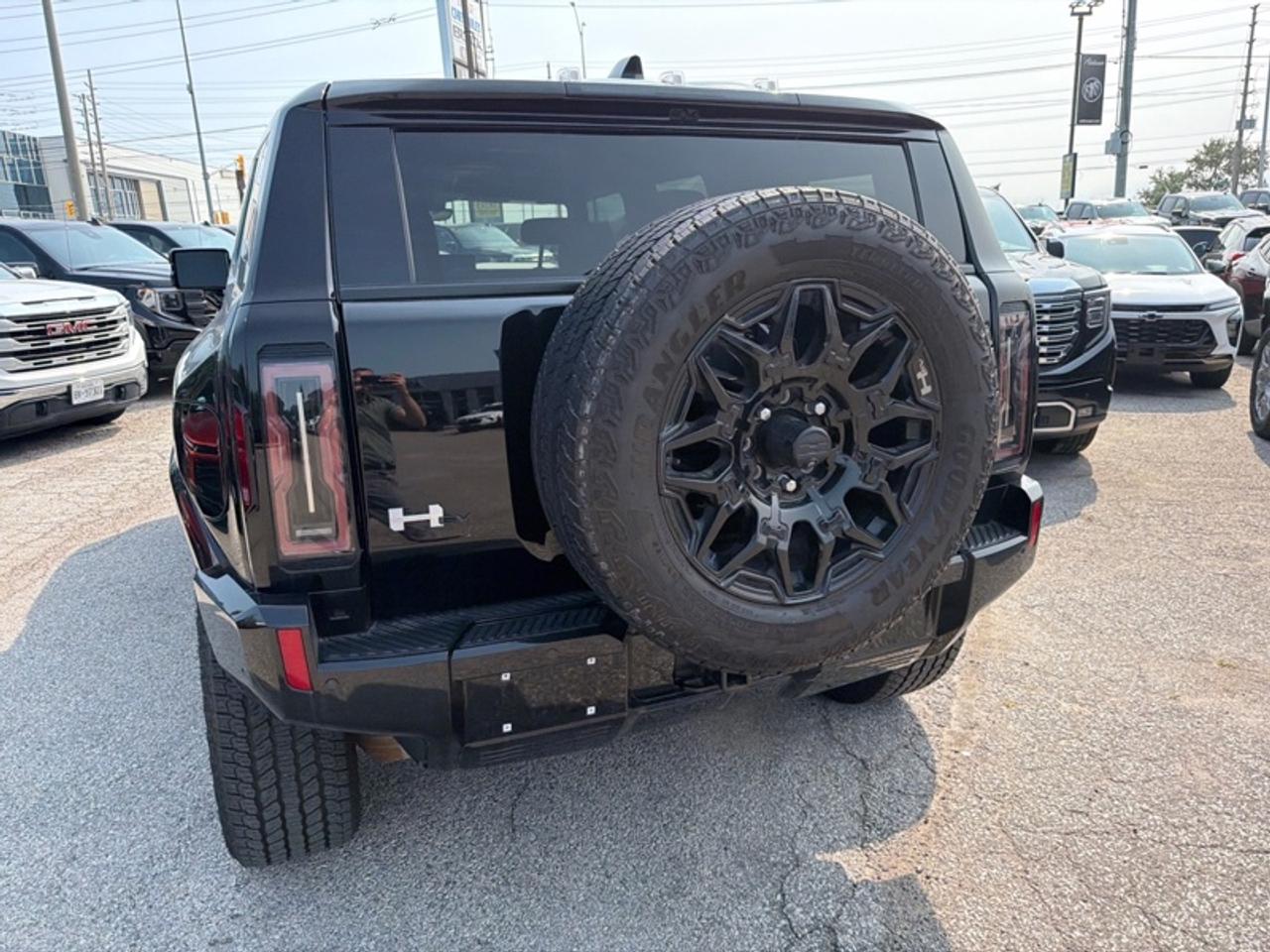 2024 GMC HUMMER EV SUV 2X Photo