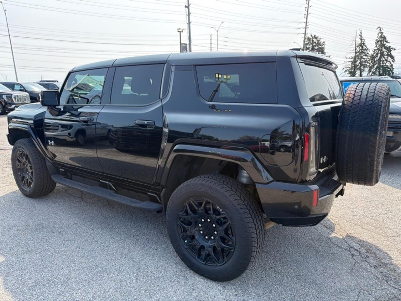 2024 GMC HUMMER EV SUV 2X Photo