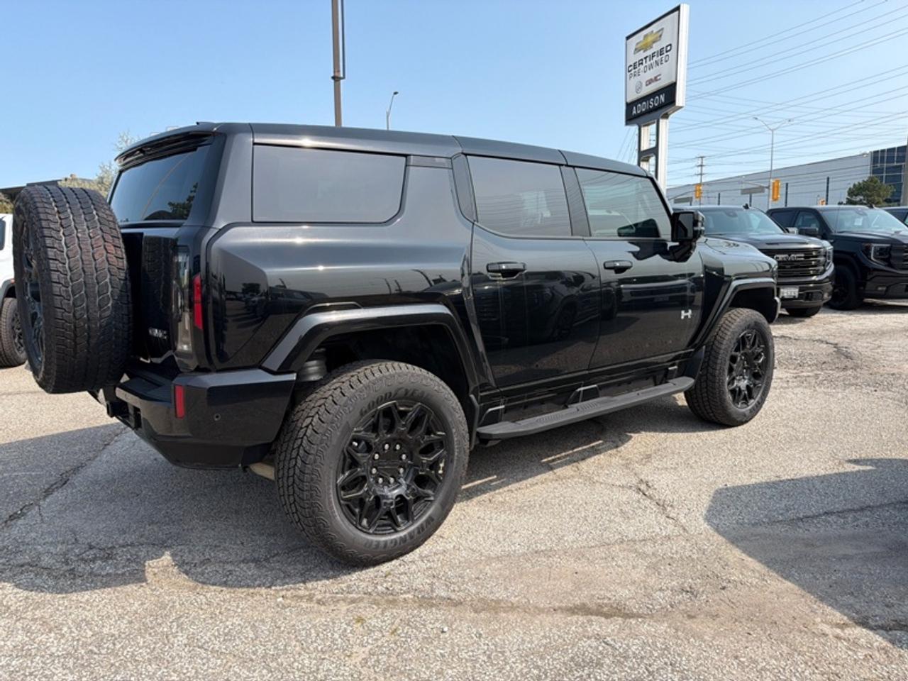 2024 GMC HUMMER EV SUV 2X Photo