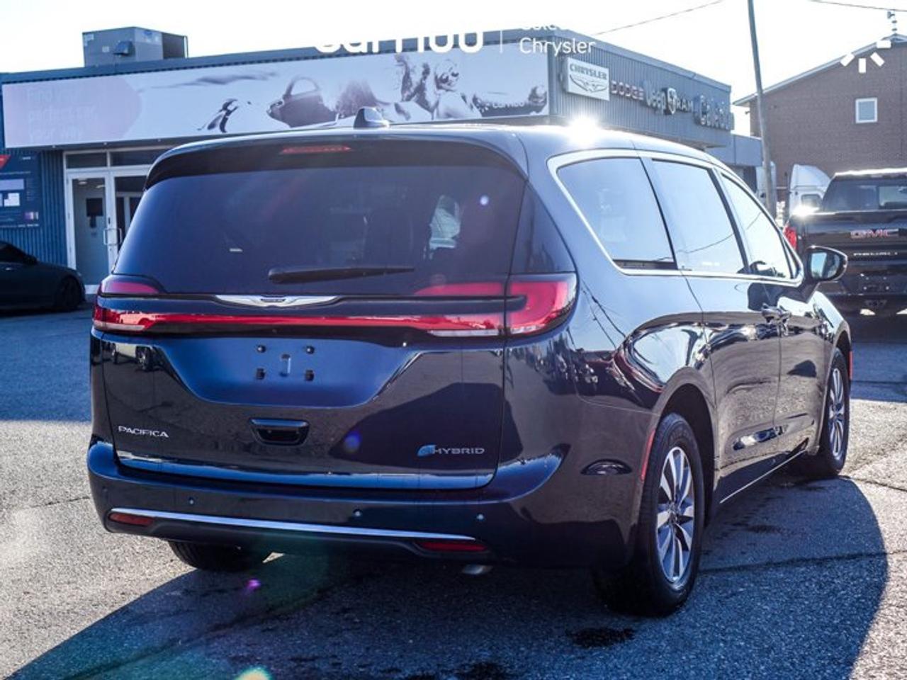 2025 Chrysler Pacifica Plug-In Hybrid 3.6L Pentastar V6 Plug-In Hybrid | Adaptive Cruise Control | Heated Seats | Heated Steering Wheel Photo