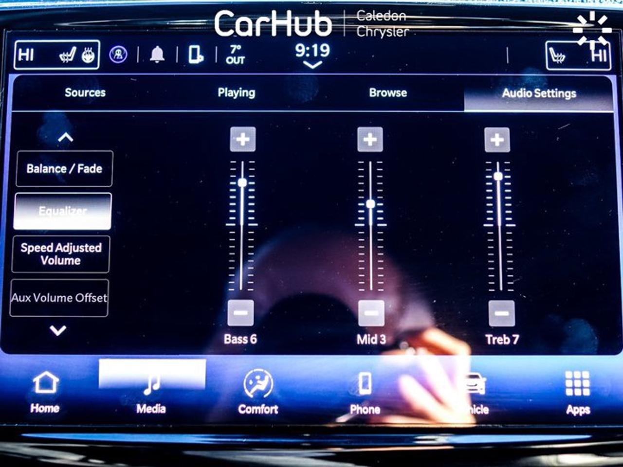 2025 Chrysler Pacifica Plug-In Hybrid 3.6L Pentastar V6 Plug-In Hybrid | Adaptive Cruise Control | Heated Seats | Heated Steering Wheel Photo