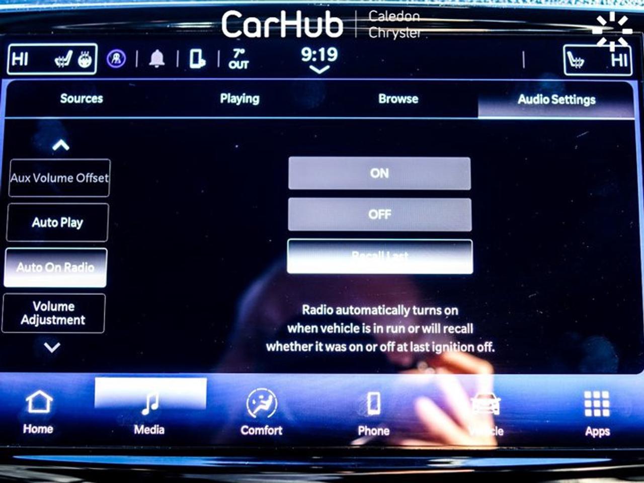 2025 Chrysler Pacifica Plug-In Hybrid 3.6L Pentastar V6 Plug-In Hybrid | Adaptive Cruise Control | Heated Seats | Heated Steering Wheel Photo