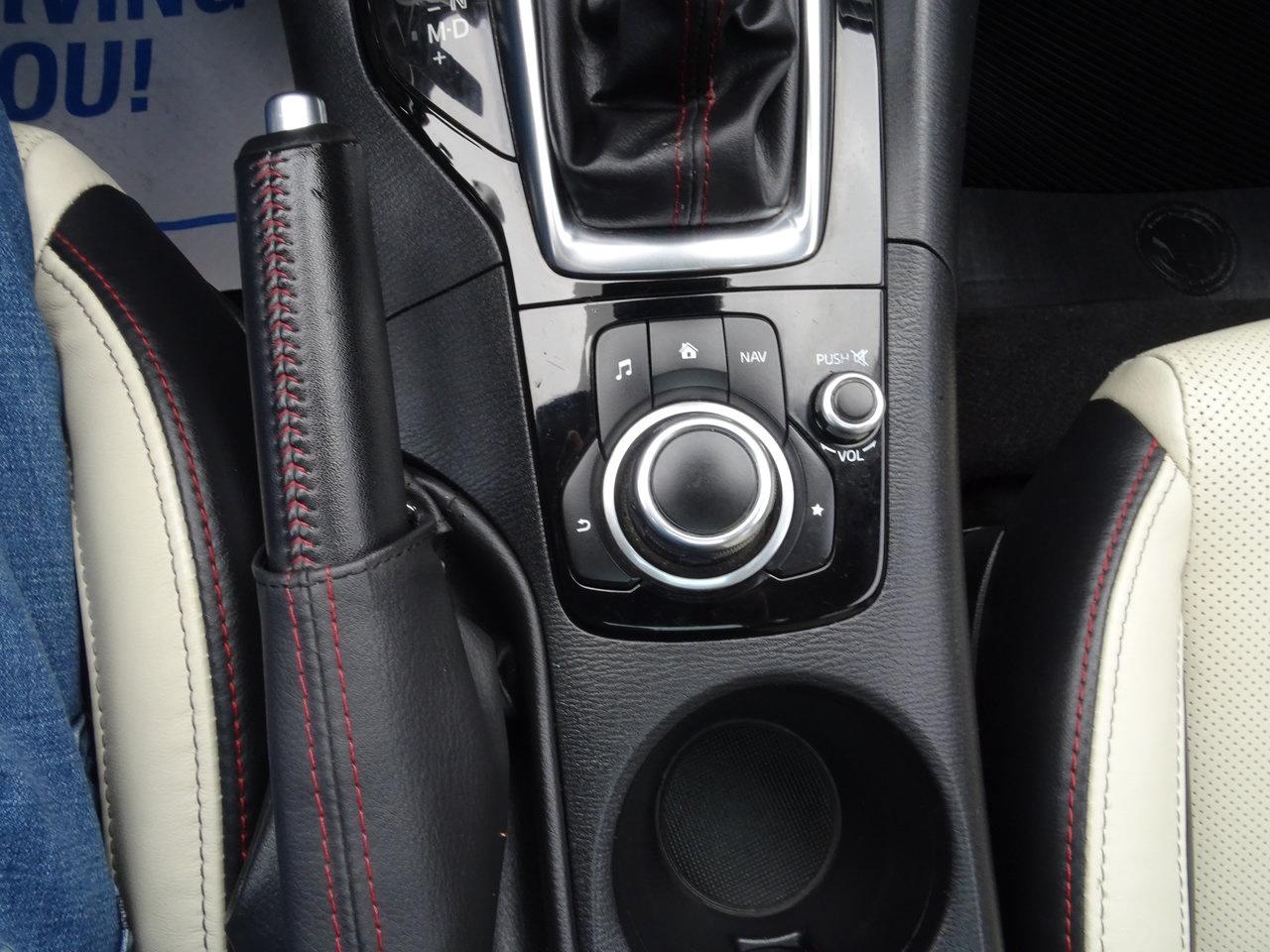 2015 Mazda MAZDA3 GT Photo