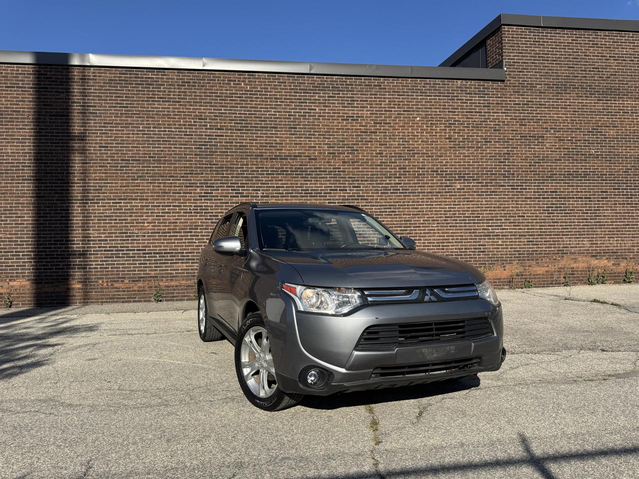 2014 Mitsubishi Outlander SE Photo