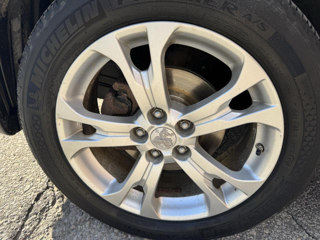2014 Mitsubishi Outlander SE Photo