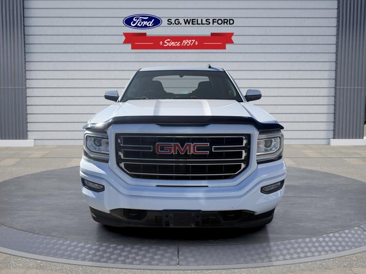 2017 GMC Sierra 1500 SLE Photo1