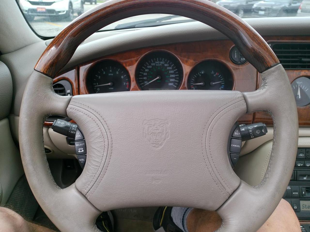 1999 Jaguar XK XK8 Photo