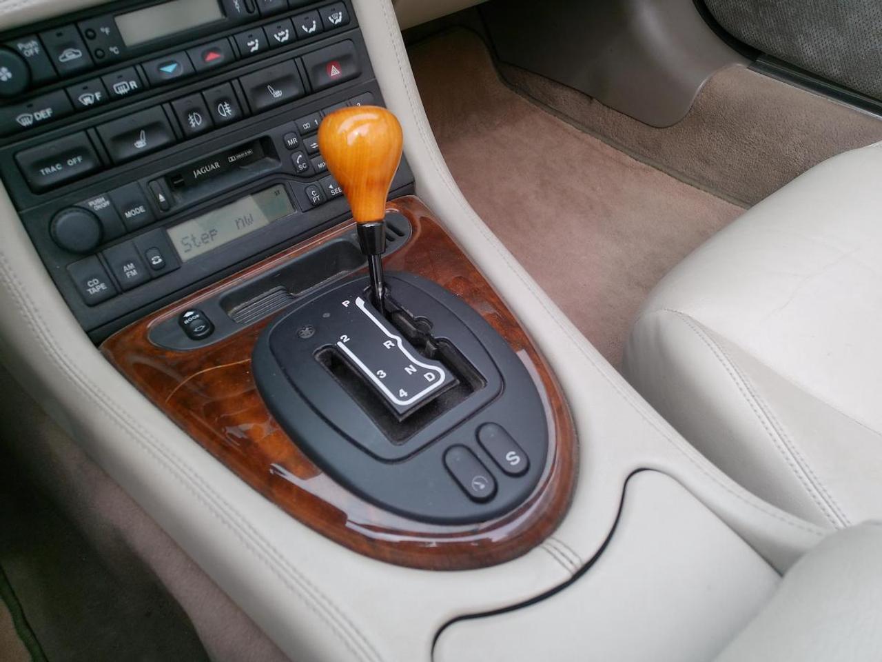 1999 Jaguar XK XK8 Photo