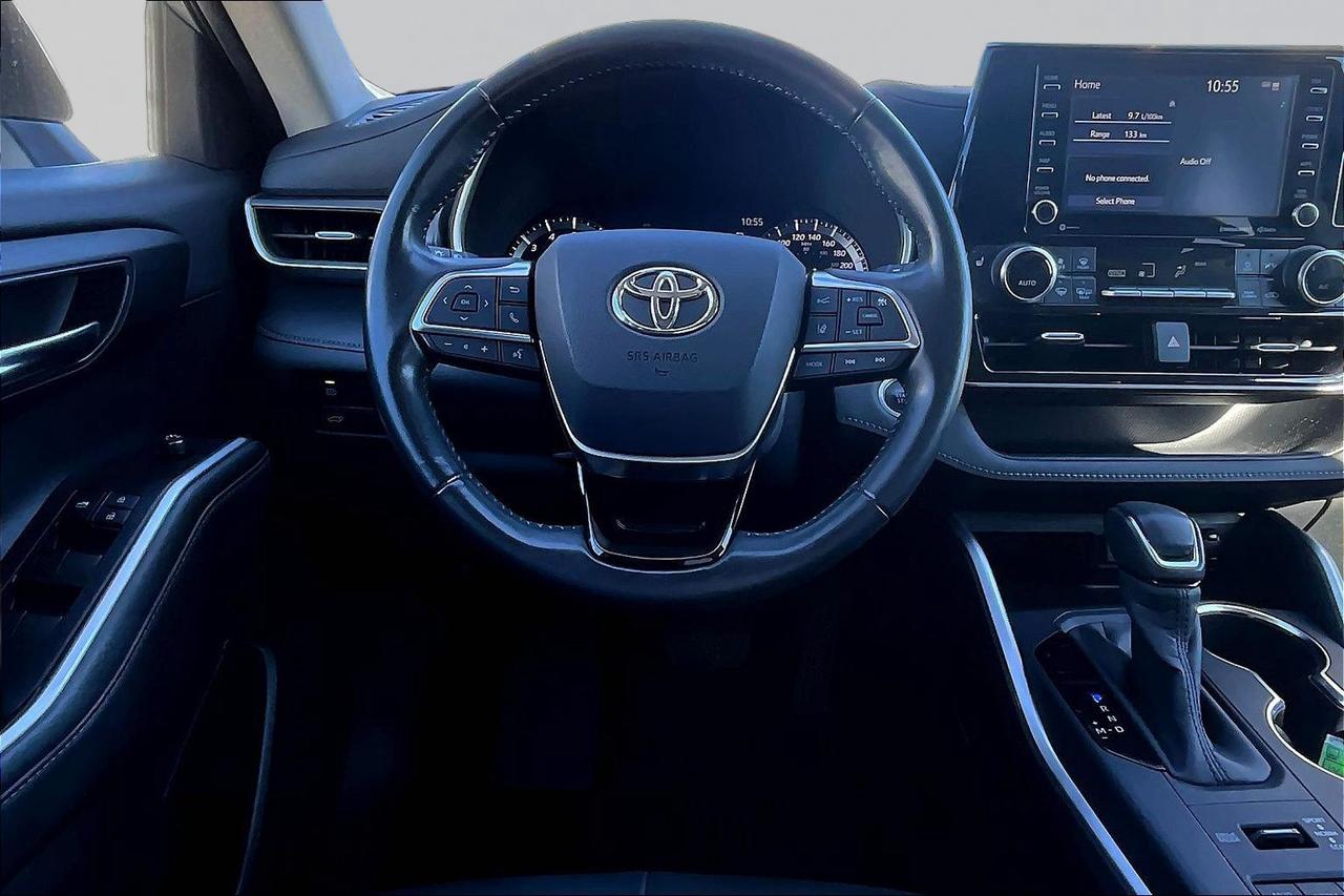 2020 Toyota Highlander AWD  | New Brakes | Remote Start | Tow Package Photo