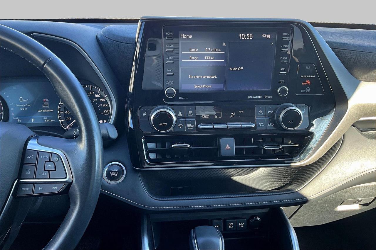 2020 Toyota Highlander AWD  | New Brakes | Remote Start | Tow Package Photo