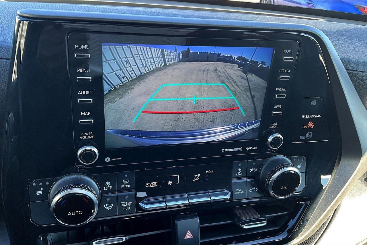 2020 Toyota Highlander AWD  | New Brakes | Remote Start | Tow Package Photo