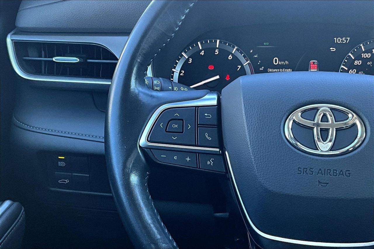 2020 Toyota Highlander AWD  | New Brakes | Remote Start | Tow Package Photo