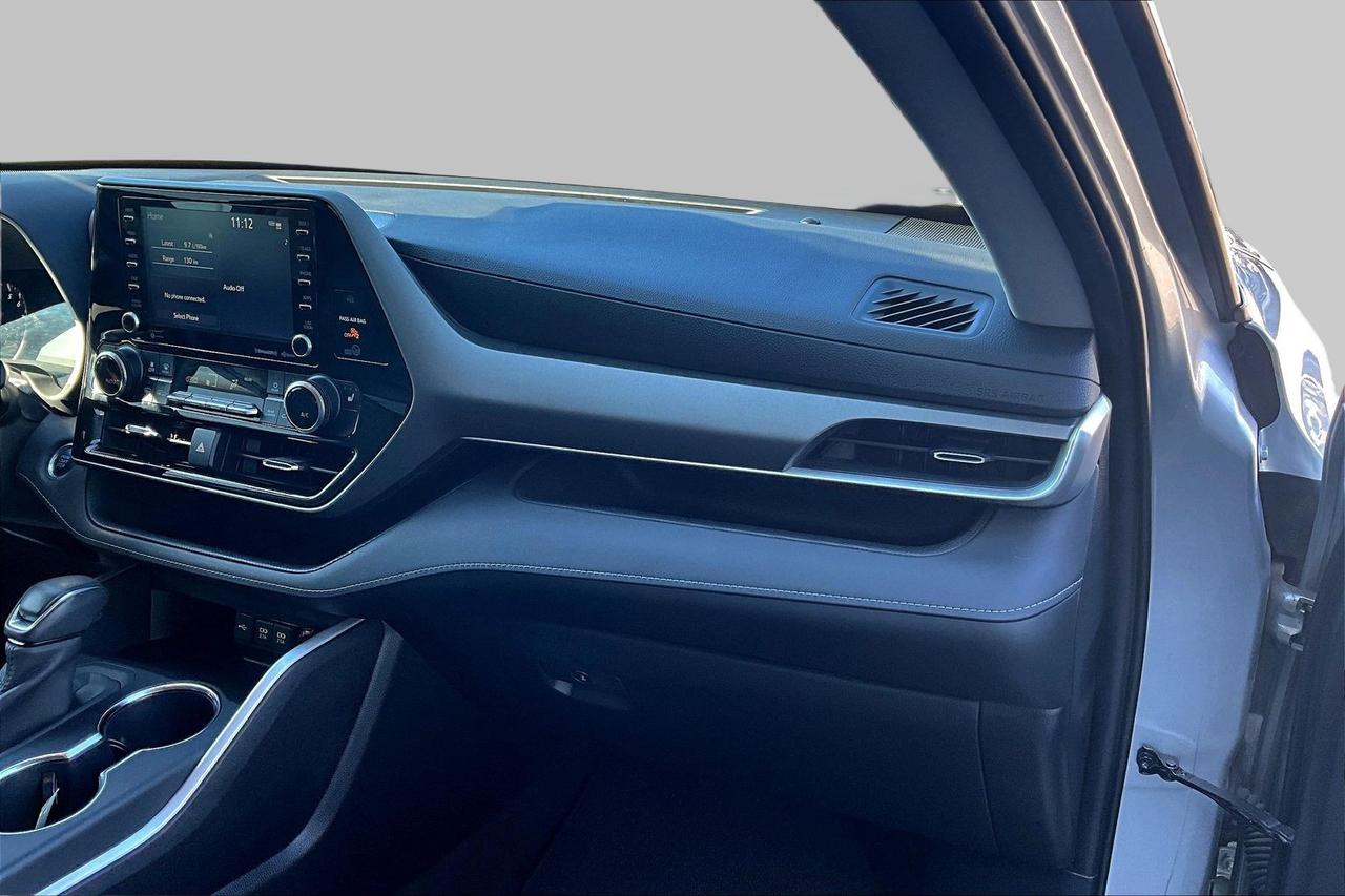 2020 Toyota Highlander AWD  | New Brakes | Remote Start | Tow Package Photo