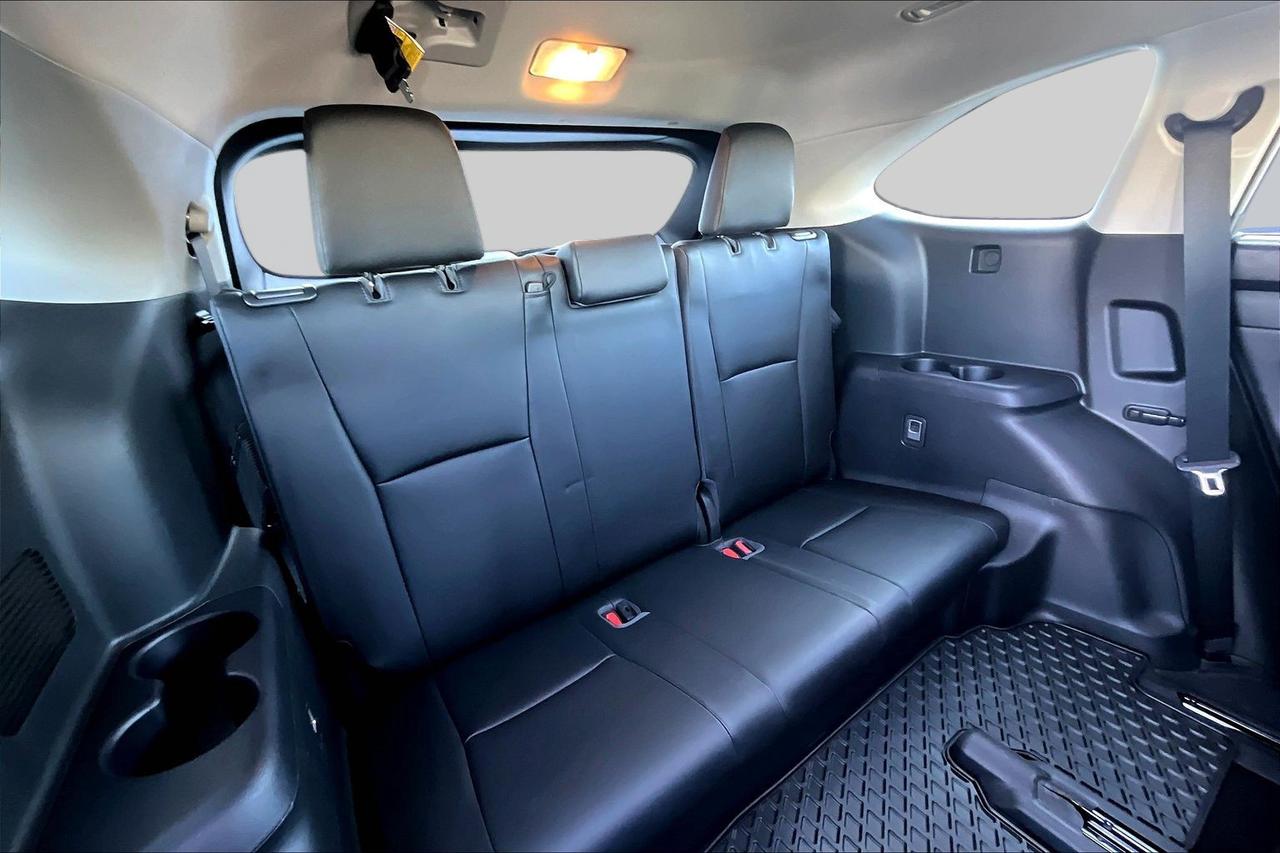 2020 Toyota Highlander AWD  | New Brakes | Remote Start | Tow Package Photo