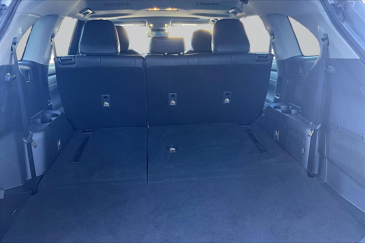 2020 Toyota Highlander AWD  | New Brakes | Remote Start | Tow Package Photo