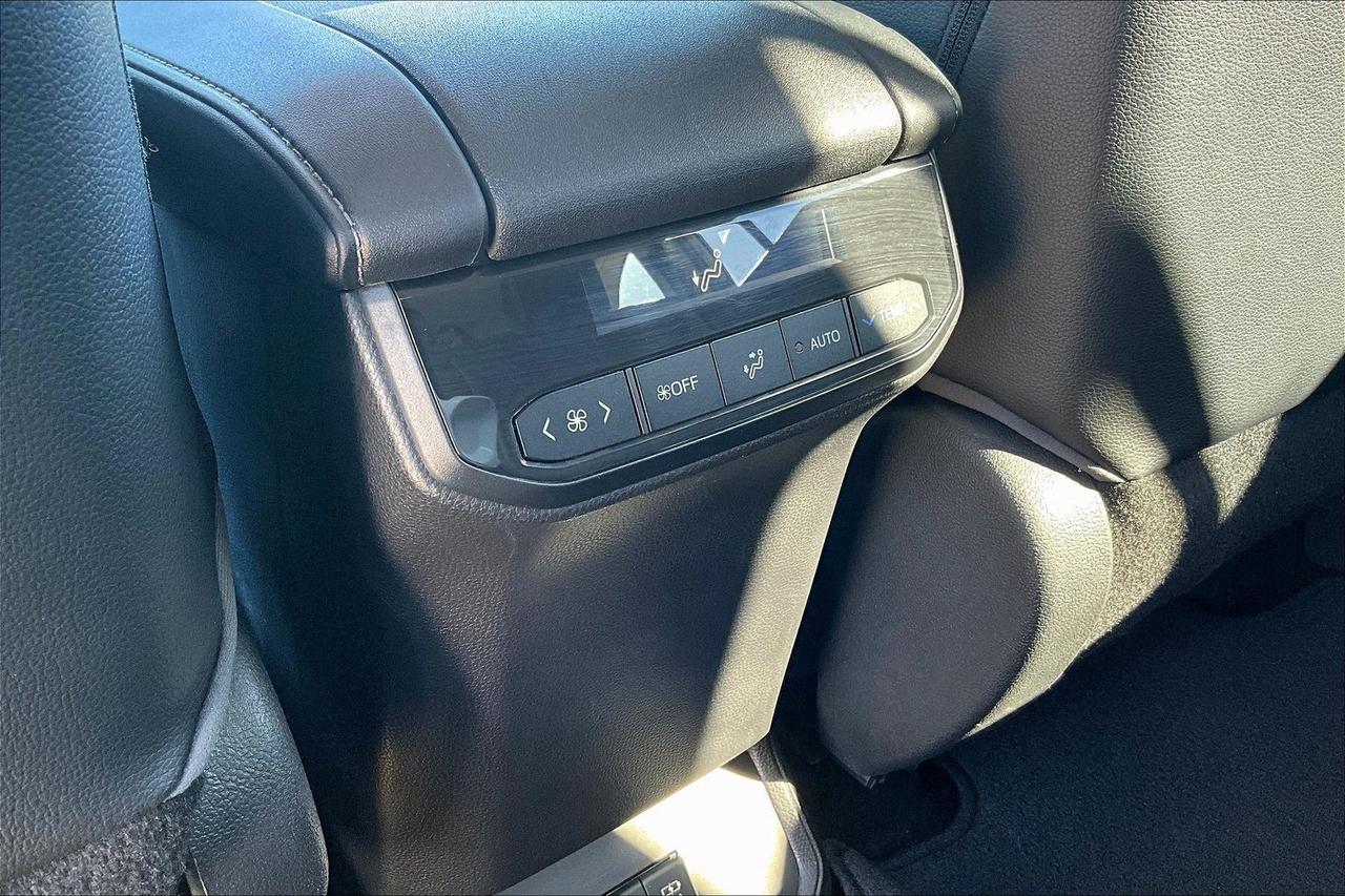 2020 Toyota Highlander AWD  | New Brakes | Remote Start | Tow Package Photo
