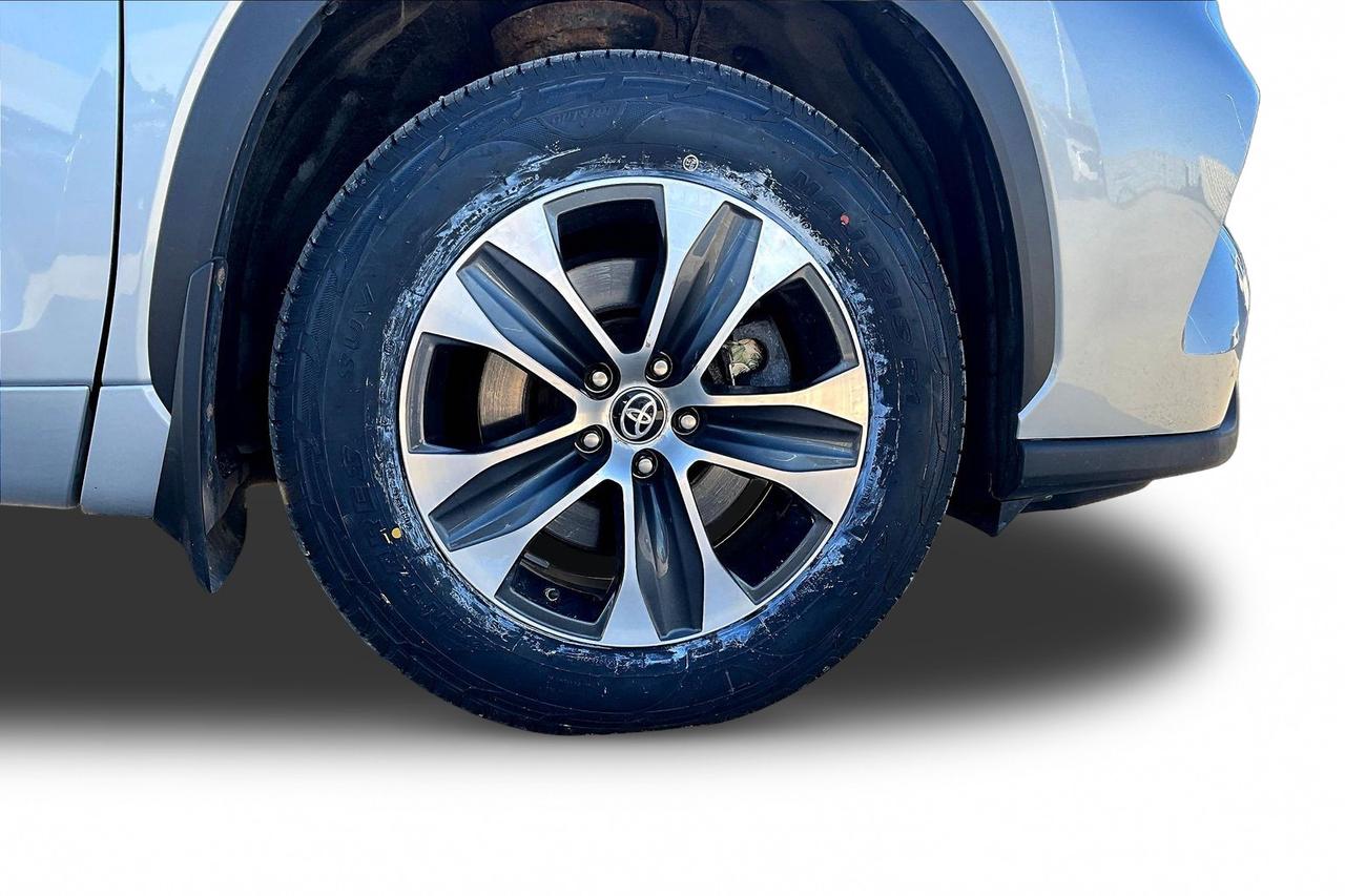 2020 Toyota Highlander AWD  | New Brakes | Remote Start | Tow Package Photo