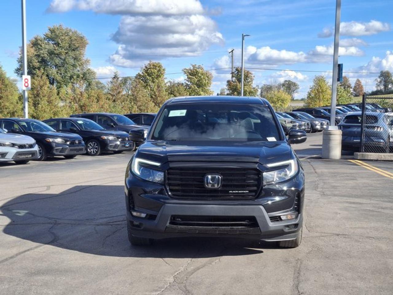 2022 RAM 1500 Classic Express 4x4 | Night Edition | Sport Hood | Bucket Seats | Wheel + Sound Group | Carplay & More ! Photo