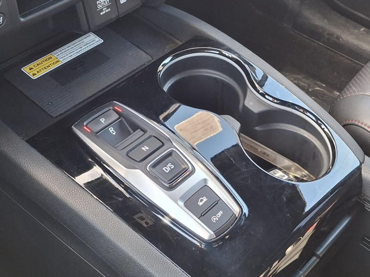 2022 RAM 1500 Classic Express 4x4 | Night Edition | Sport Hood | Bucket Seats | Wheel + Sound Group | Carplay & More ! Photo
