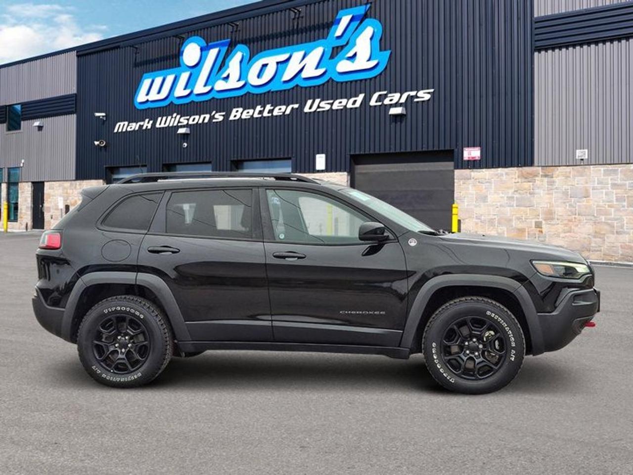 2022 Jeep Cherokee Trailhawk Elite 4x4 | Leather | Panoramic Sunroof | Heated + Cooled Seats | Heated Steering & More ! Photo
