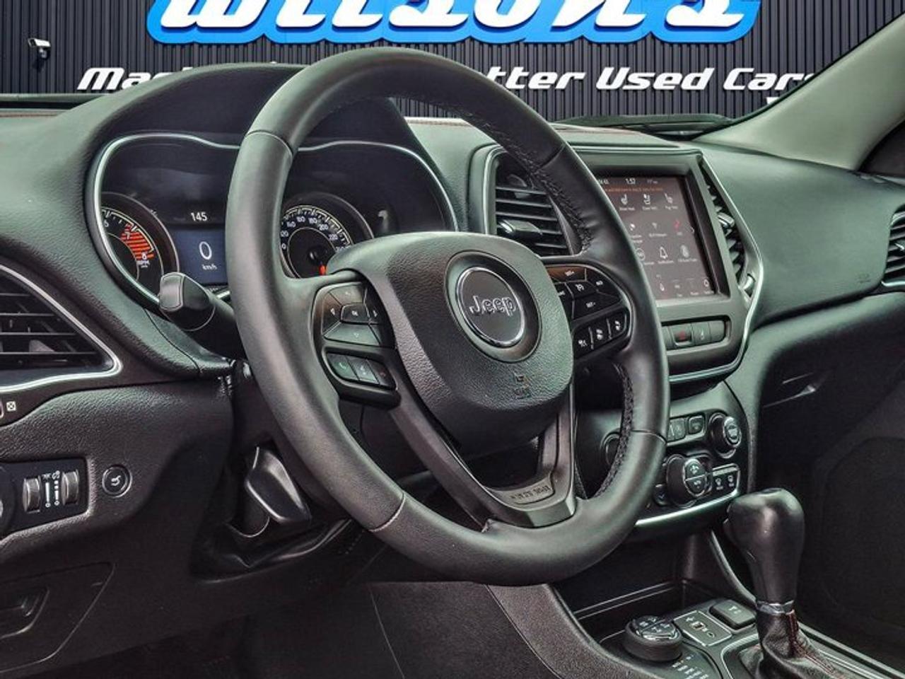 2022 Jeep Cherokee Trailhawk Elite 4x4 | Leather | Panoramic Sunroof | Heated + Cooled Seats | Heated Steering & More ! Photo