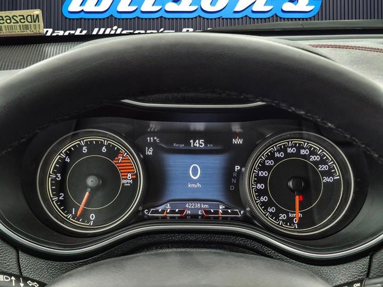 2022 Jeep Cherokee Trailhawk Elite 4x4 | Leather | Panoramic Sunroof | Heated + Cooled Seats | Heated Steering & More ! Photo