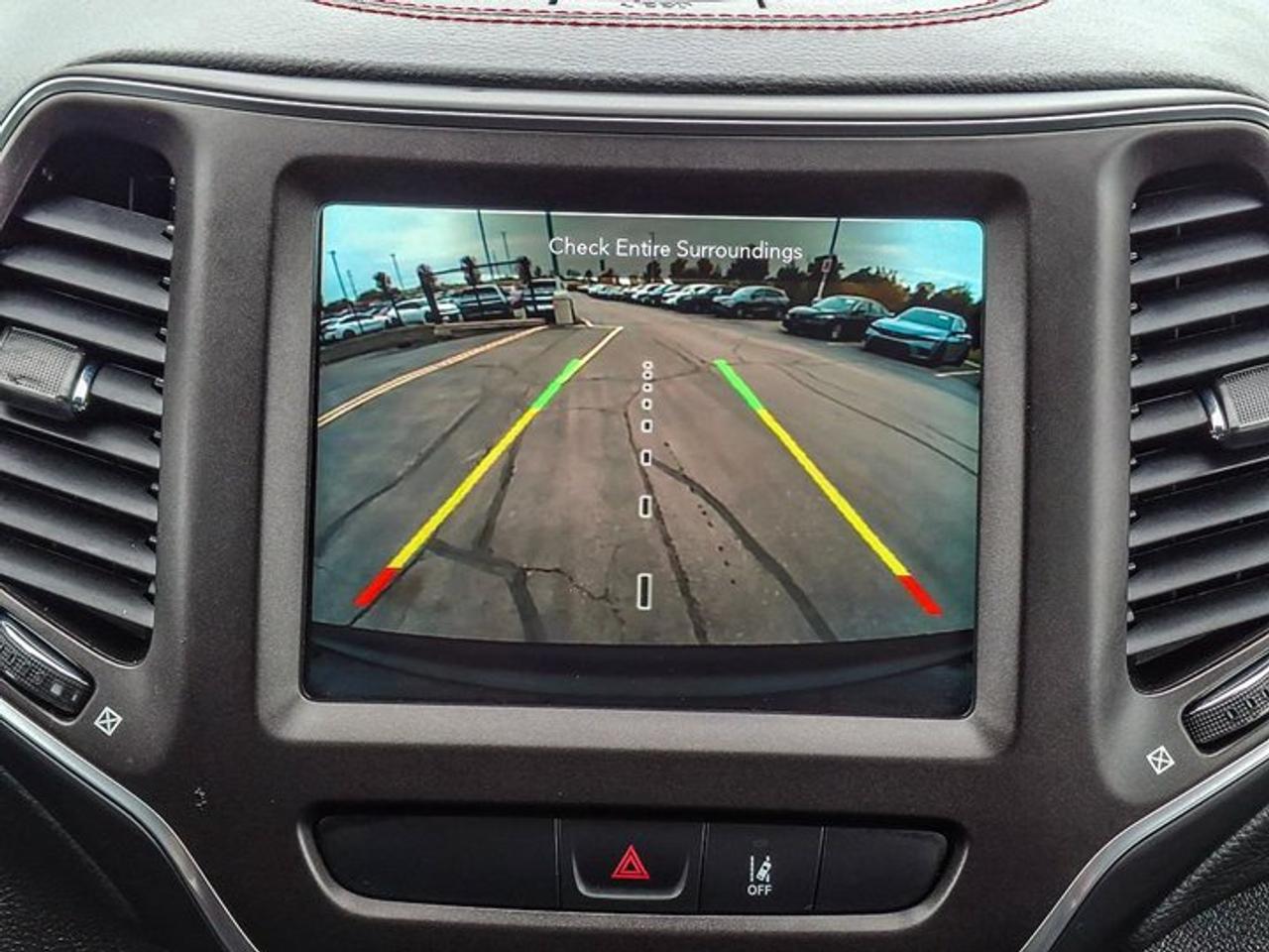 2022 Jeep Cherokee Trailhawk Elite 4x4 | Leather | Panoramic Sunroof | Heated + Cooled Seats | Heated Steering & More ! Photo