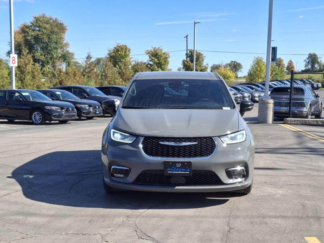 2025 Chrysler Pacifica Hybrid Select | Leather | Adaptive Cruise | Heated Wheel + Seats | Power Sliding Doors + Liftgate and More! Photo