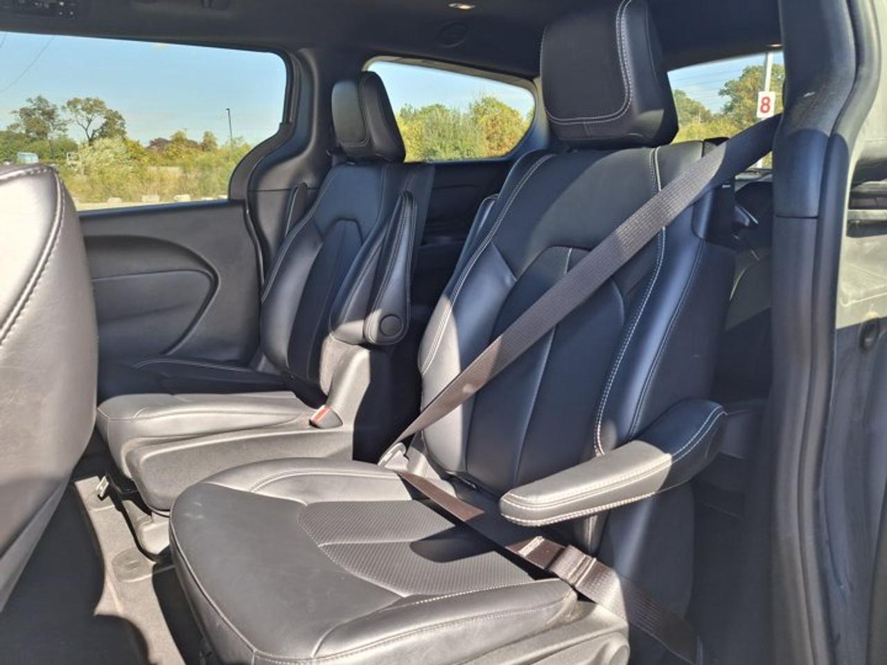 2025 Chrysler Pacifica Hybrid Select | Leather | Adaptive Cruise | Heated Wheel + Seats | Power Sliding Doors + Liftgate and More! Photo