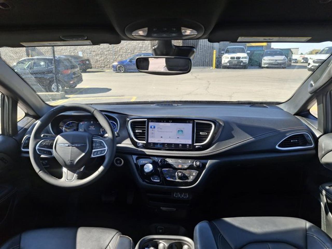2025 Chrysler Pacifica Hybrid Select | Leather | Adaptive Cruise | Heated Wheel + Seats | Power Sliding Doors + Liftgate and More! Photo