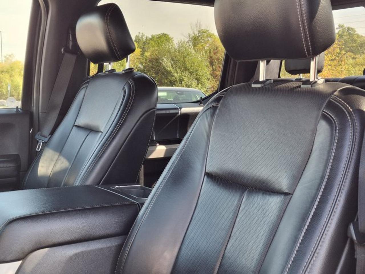 2018 Ford F-150 Lariat Sport 4x4 | Leather | Pano Roof | Heated + Ventilated Seats | B&O Audio | CarPlay & More ! Photo