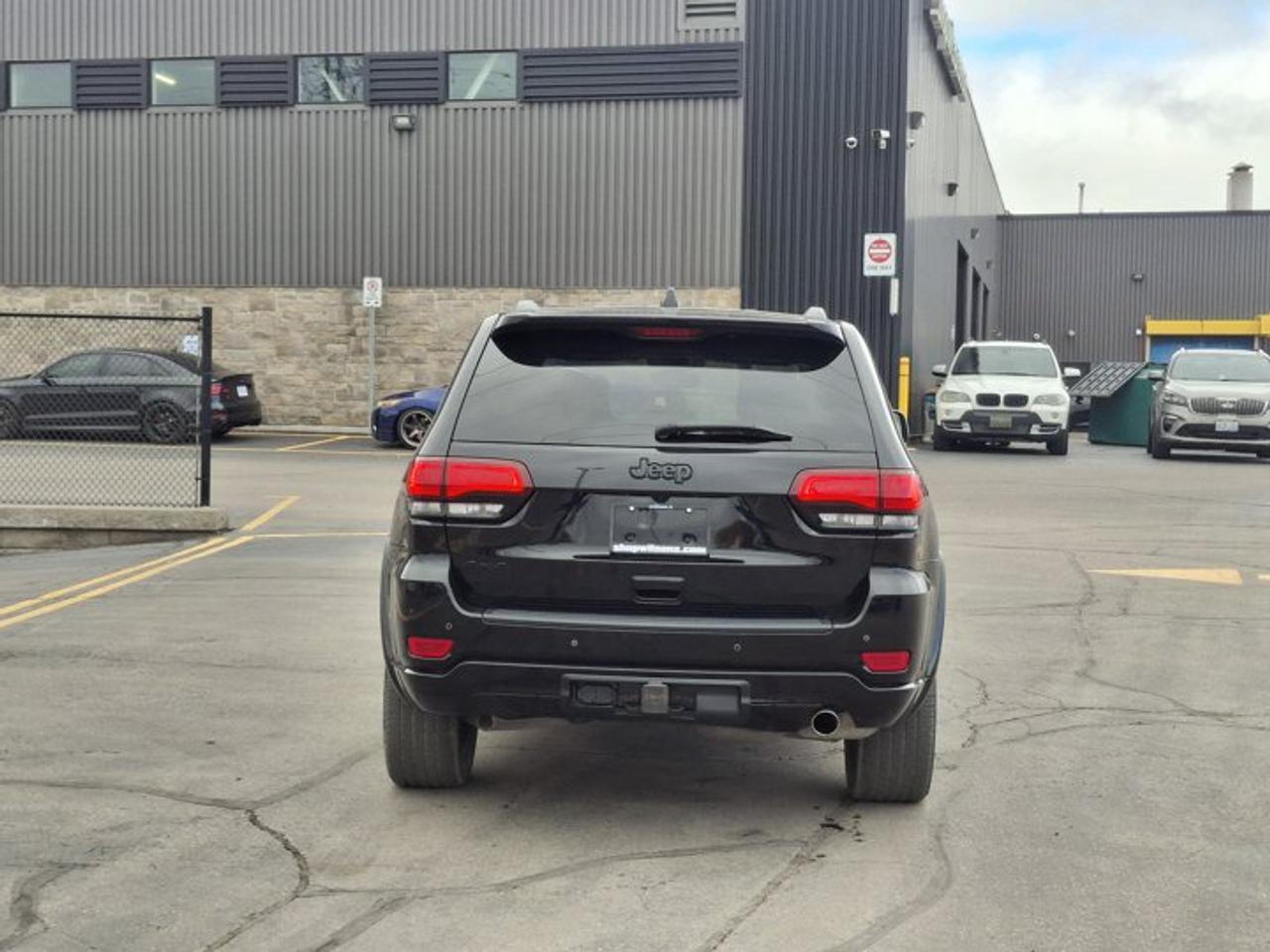 2021 Jeep Grand Cherokee Altitude 4x4 | Leather + Suede Seats | Heated Seats + Steering | Remote Start | and More ! Photo
