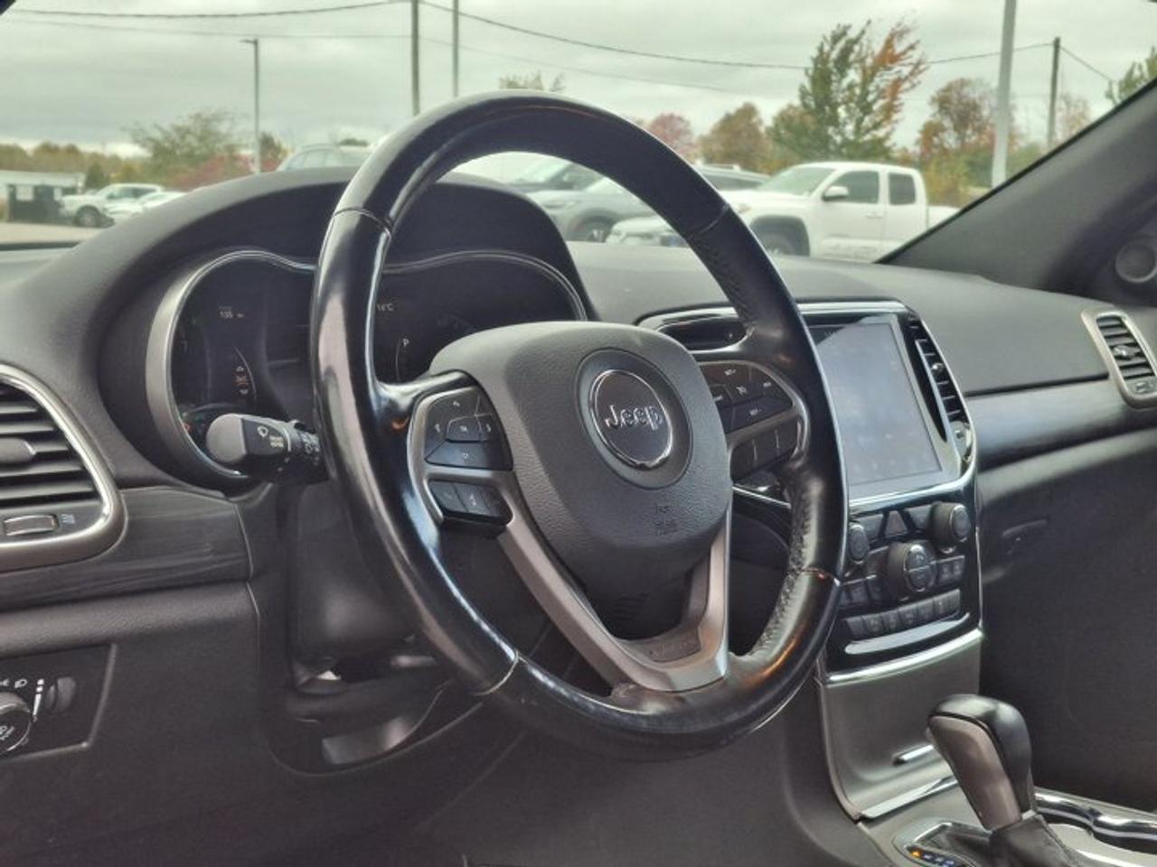 2021 Jeep Grand Cherokee Altitude 4x4 | Leather + Suede Seats | Heated Seats + Steering | Remote Start | and More ! Photo