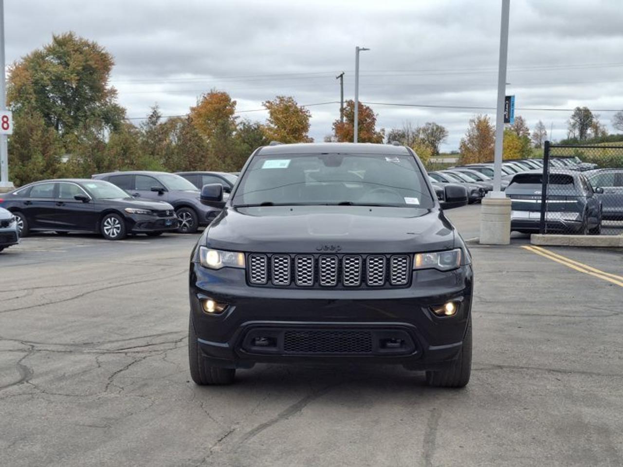 2021 Jeep Grand Cherokee Altitude 4x4 | Leather + Suede Seats | Heated Seats + Steering | Remote Start | and More ! Photo