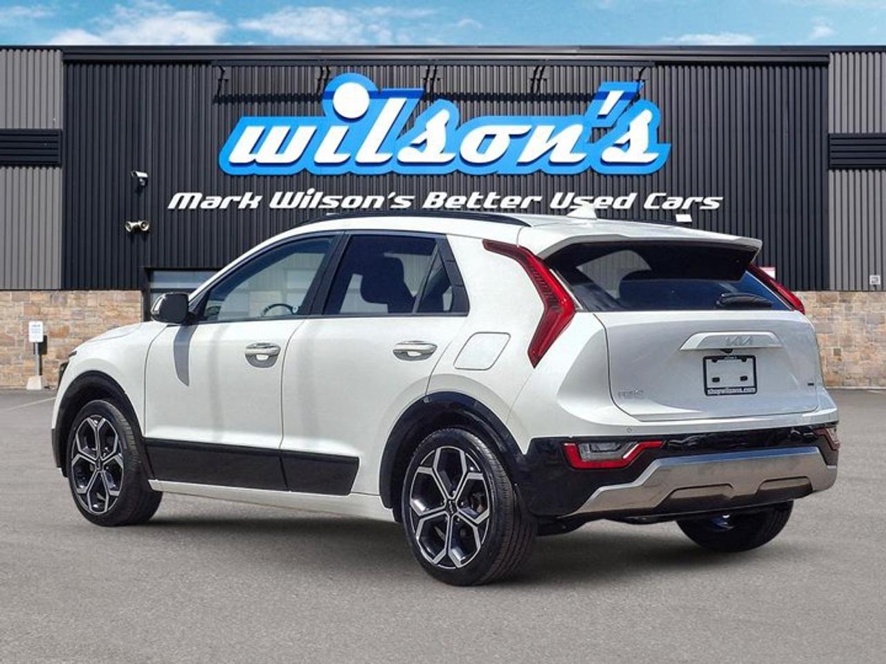 2023 Kia NIRO SX | Leather | Sunroof | Heated + Cooled Seats | Heated Steering | Harman Kardon | and More ! Photo