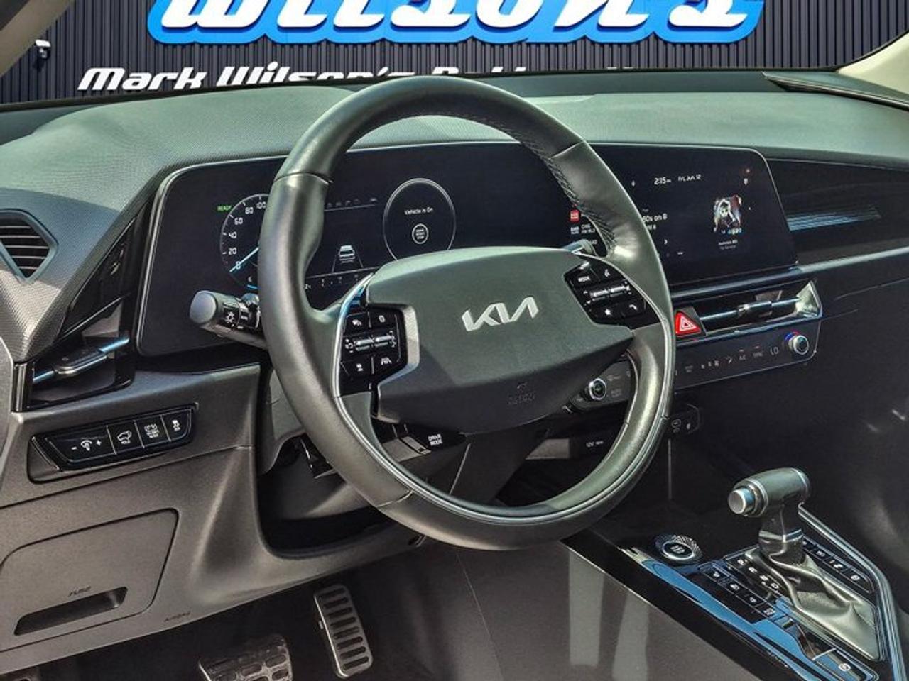 2023 Kia NIRO SX | Leather | Sunroof | Heated + Cooled Seats | Heated Steering | Harman Kardon | and More ! Photo