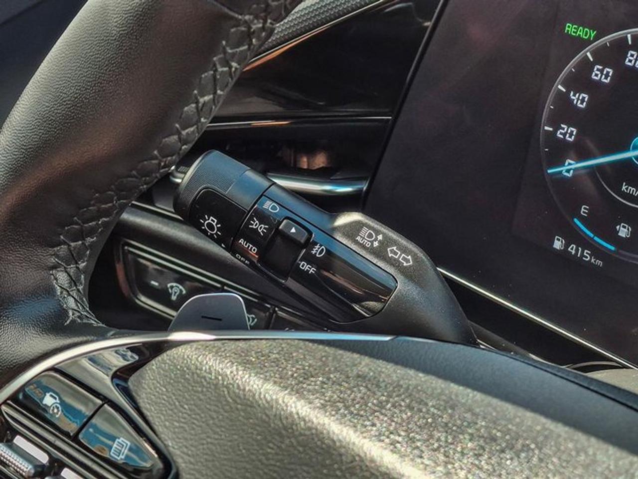 2023 Kia NIRO SX | Leather | Sunroof | Heated + Cooled Seats | Heated Steering | Harman Kardon | and More ! Photo
