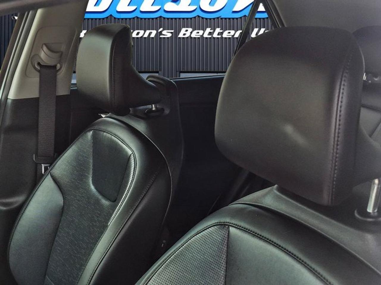 2023 Kia NIRO SX | Leather | Sunroof | Heated + Cooled Seats | Heated Steering | Harman Kardon | and More ! Photo