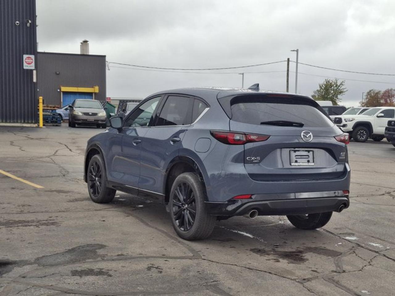 2023 Mazda CX-5 Sport Design AWD | Leather | Sunroof | Heated + Ventilated Seats | Heated Steering | and More ! Photo2
