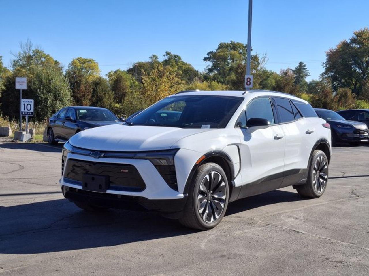 2024 Chevrolet Blazer EV eAWD RS | Split Leather | Heated + Cooled Seats | Adaptive Cruise | Remote Start | BSM and More ! Photo1