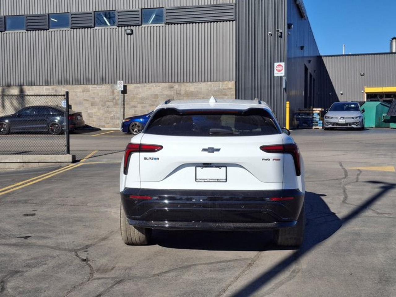 2024 Chevrolet Blazer EV eAWD RS | Split Leather | Heated + Cooled Seats | Adaptive Cruise | Remote Start | BSM and More ! Photo4