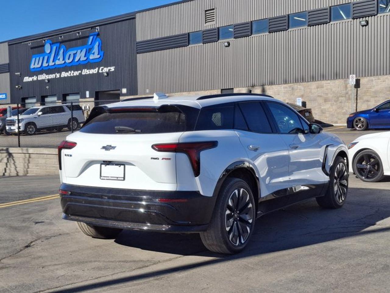 2024 Chevrolet Blazer EV eAWD RS | Split Leather | Heated + Cooled Seats | Adaptive Cruise | Remote Start | BSM and More ! Photo