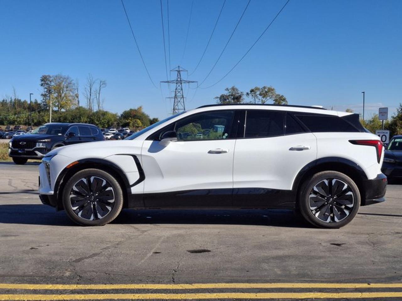 2024 Chevrolet Blazer EV eAWD RS | Split Leather | Heated + Cooled Seats | Adaptive Cruise | Remote Start | BSM and More ! Photo2