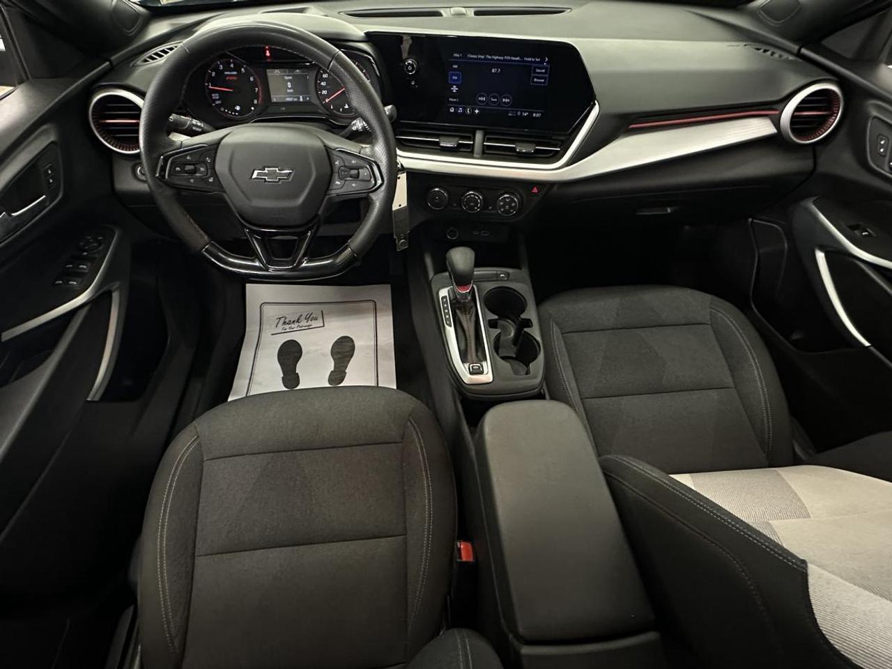 2025 Chevrolet Trax 1RS/REM START/FULL PWR GRP/GM LEASE RETURN! Photo