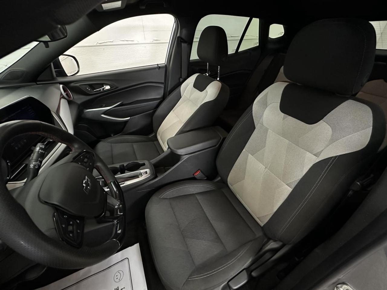 2025 Chevrolet Trax 1RS/REM START/FULL PWR GRP/GM LEASE RETURN! Photo