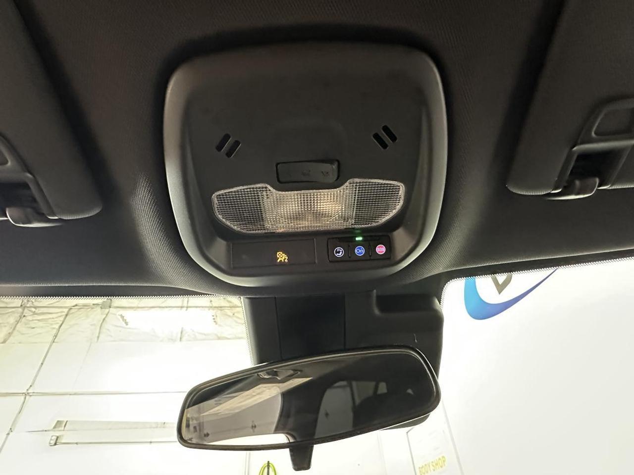 2025 Chevrolet Trax 1RS/REM START/FULL PWR GRP/GM LEASE RETURN! Photo