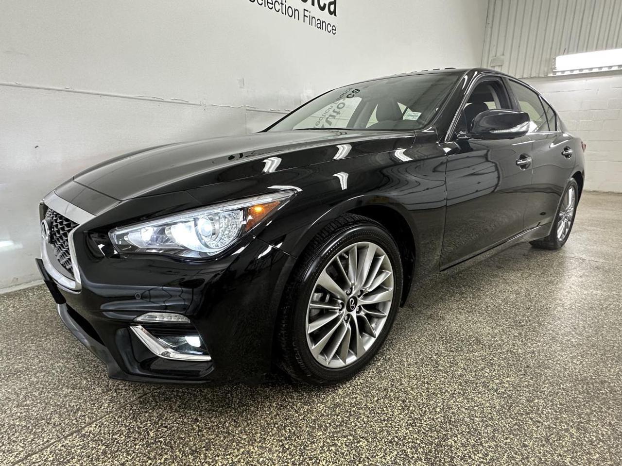 2024 Infiniti Q50 Luxe LUXURY/AWD/BLACK LEATHER/SUNROOF/30KM/OFF INFINITI LEASE! Photo